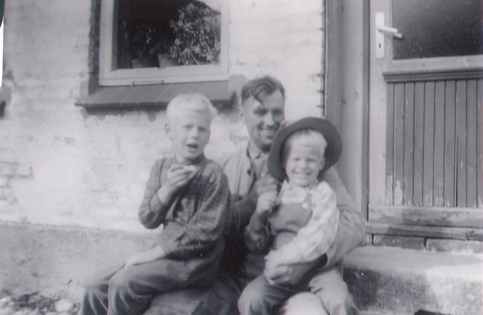 Gustav, my big brother Steen and me. I estimate I'm 4 years here, so it's 1958
